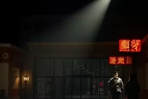 雪国来信剧照,雪夜窗前读信的背影与玻璃上的哈气