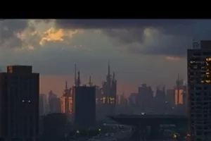 旧书店的午后剧照,木质书架与窗边翻书的店主